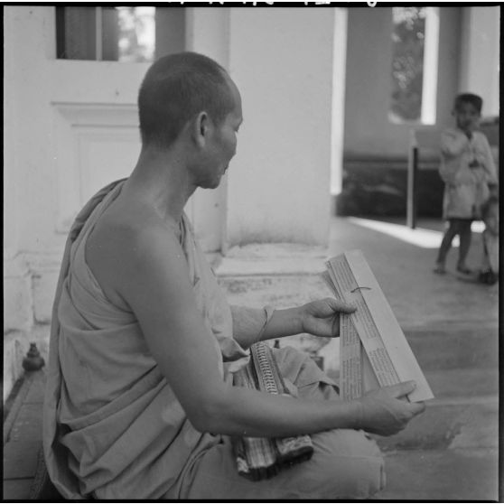 Instruction monastique au Vat Khili, à Luang Prabang.