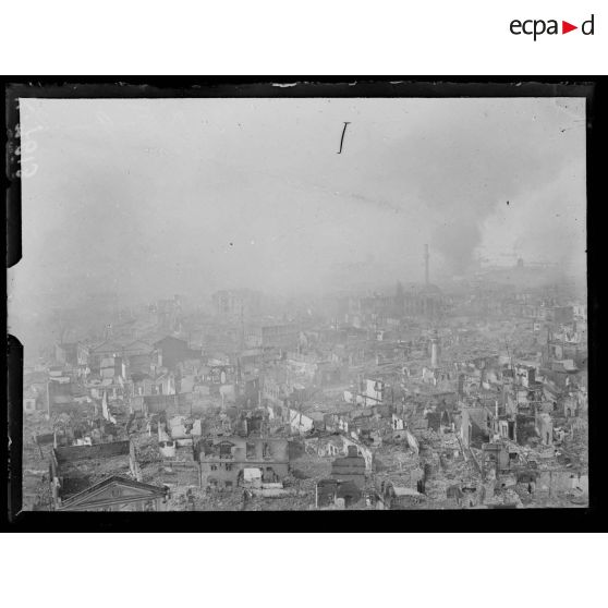 Incendie de Salonique le 19-20 août 1917. Vue prise de Sainte Sophie. [légende d'origine]