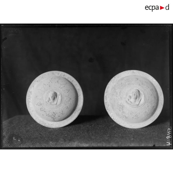 [Pièces archéologiques.]