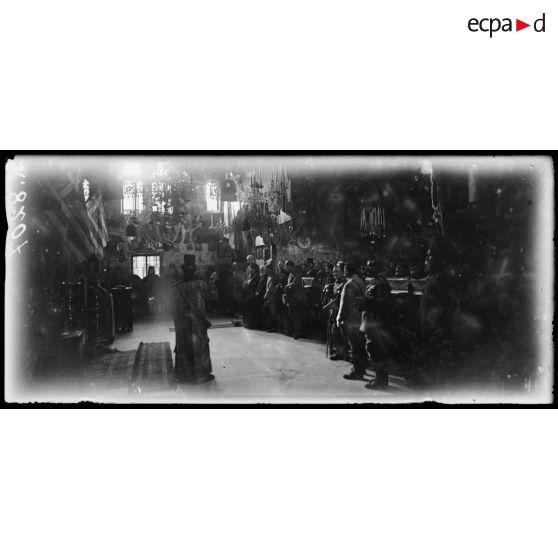 Mont Athos. Visite du général Sarrail au Monastère de Vatopédi. Un Te Deum dans la chapelle. [légende d'origine]