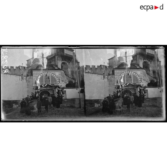 Mont Athos. Le général Sarrail quitte le Monastère de Vatopédi. [légende d'origine]