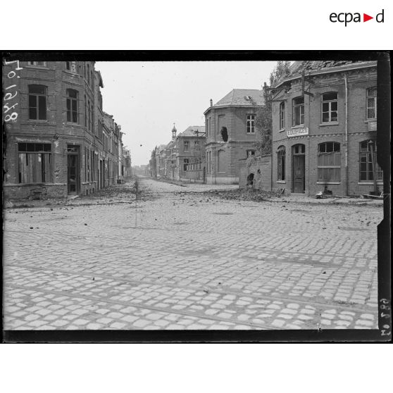 Armentières, la rue Denis Papin. [légende d'origine]