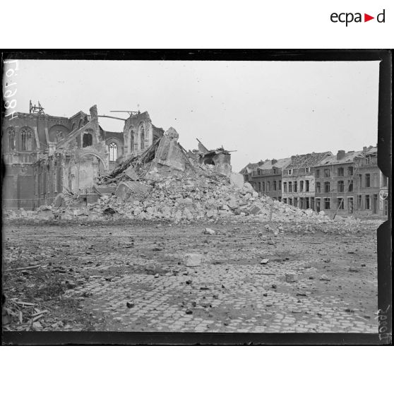 Armentières, la rue Denis Papin. [légende d'origine]