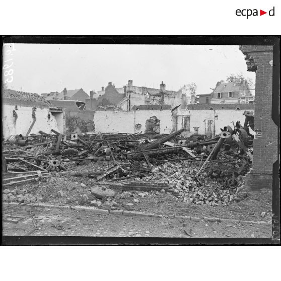 Armentières, la rue Denis Papin. [légende d'origine]