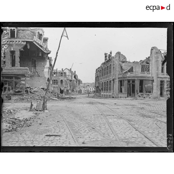 Armentières, la rue Denis Papin. [légende d'origine]