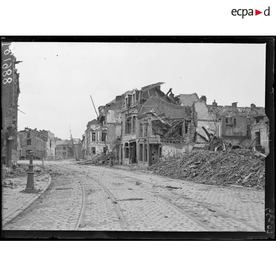 Armentières, la rue Denis Papin. [légende d'origine]
