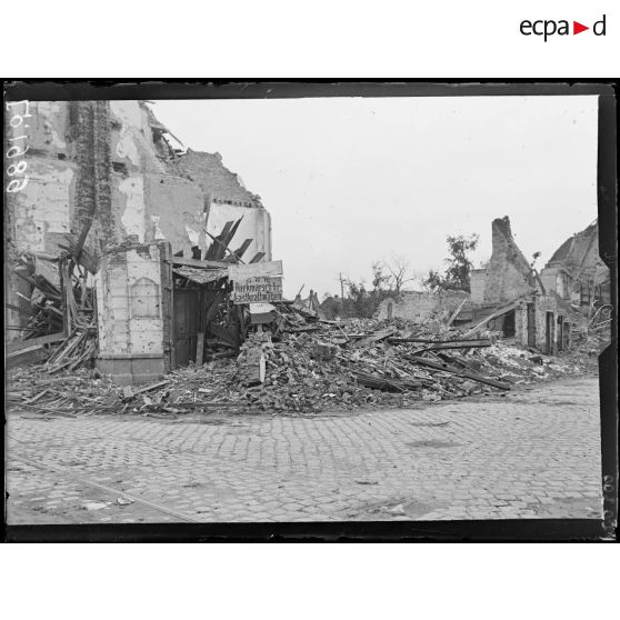 Armentières, la rue Denis Papin. [légende d'origine]