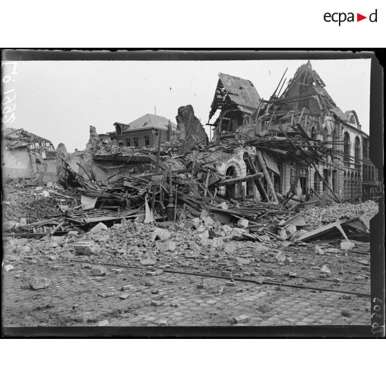 Armentières, la rue Denis Papin. [légende d'origine]