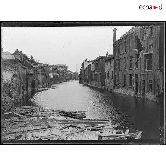 Armentières, la rue Denis Papin. [légende d'origine]