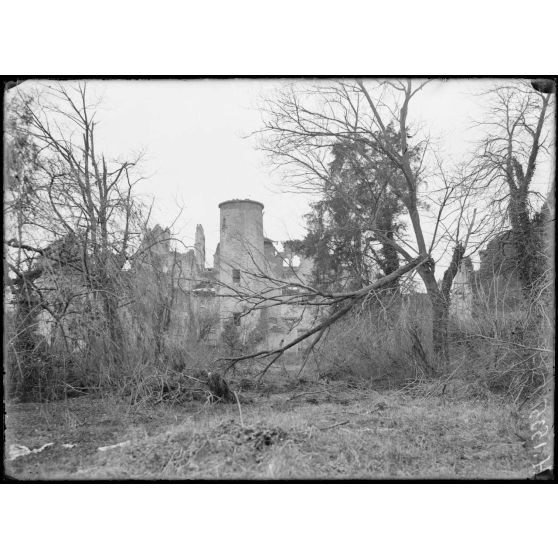 Nomény. Château Colson, ancienne demeure du général Mathis. [légende d'origine]
