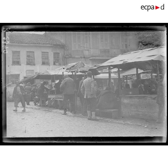 Salonique. Un coin du marché. [légende d'origine]