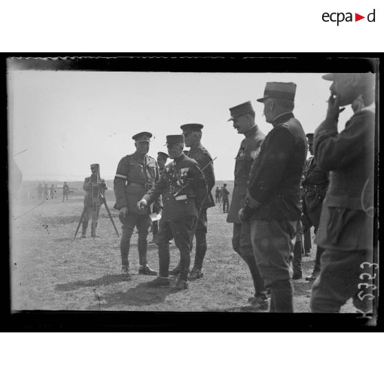 Fête donnée au camp Anglais de Mika Akbunar. Le général Bailloud. [légende d'origine]