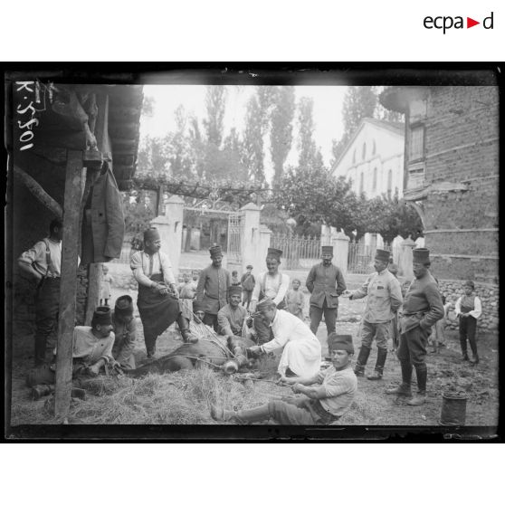 Grandac. En reconnaissance. Cheval blessé. La contension. [légende d'origine]