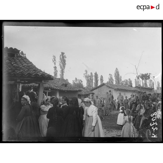 Gumendze. Dans le village. [légende d'origine]