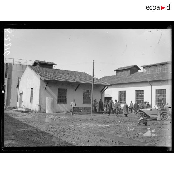 Salonique. Usine Steana Roumana transformée en atelier en fer de l'armement de l'Artillerie Divisionnaire. [légende d'origine]