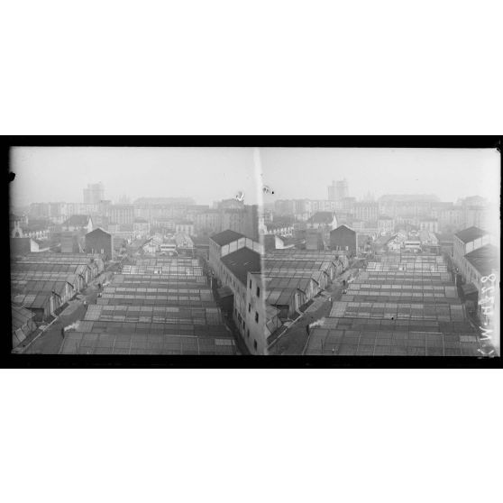 Vincennes. Ateliers de fabrication des baraquements Adrian. Vue à vol d'oiseau. [légende d'origine]