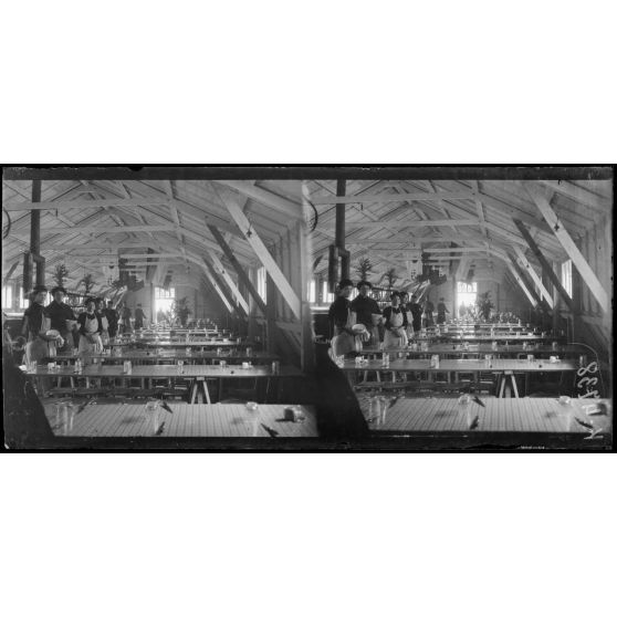 Billancourt. Inauguration du restaurant corporatif (5e secteur). Intérieur de la salle du restaurant. [légende d'origine]