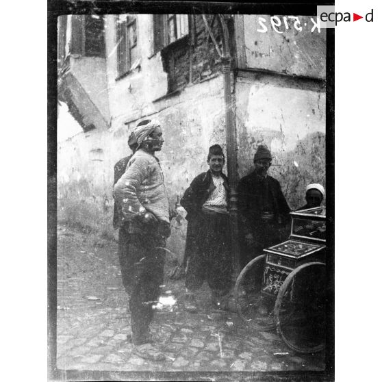 Salonique. Hammals turcs ([illisible]). [Légende d'origine]