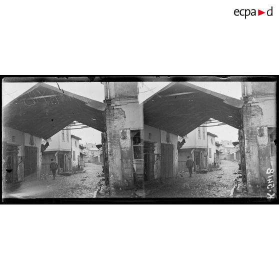 Monastir. Une rue du quartier serbe. Est de la ville, près du Dragor. [légende d'origine]