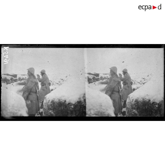 Devant Monastir. 1ere ligne. Guetteurs sous la neige. [légende d'origine]