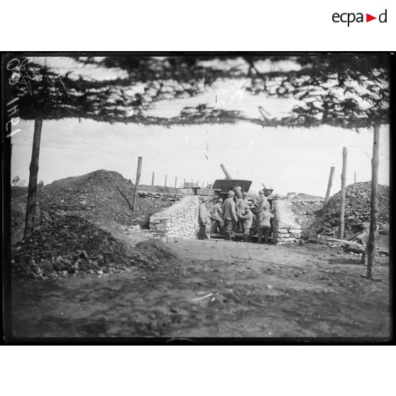 Nancy (Meurthe-et-Moselle). La DCA. Ferme St-Jacques. La batterie de 105. Emplacement achevé. [légende d'origine]