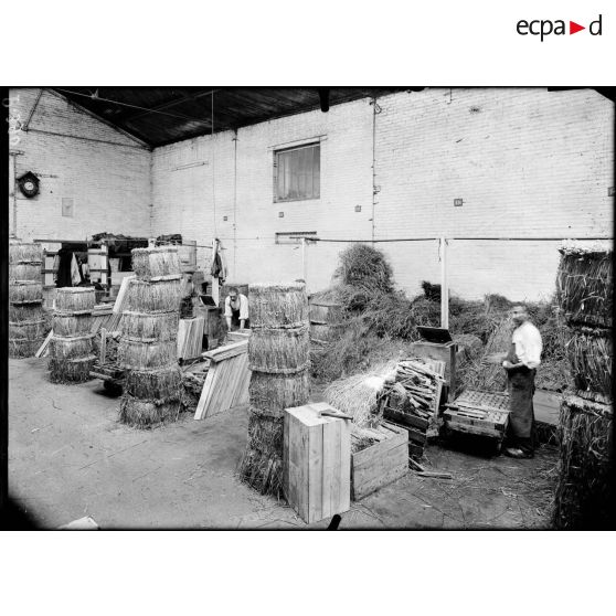 Vichy. Allier. Société fermière de Vichy. L'emballage. [légende d'origine]