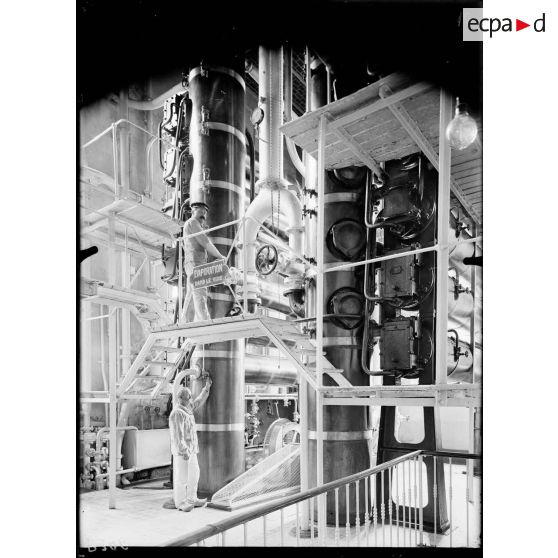 Vichy. Allier. Société fermière de Vichy. Extraction des sels de Vichy des eaux des différentes sources. [légende d'origine]