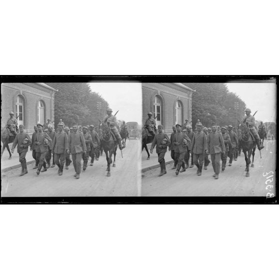 La Motte-en-Santerre (Somme), convoi de prisonniers. [légende d’origine]