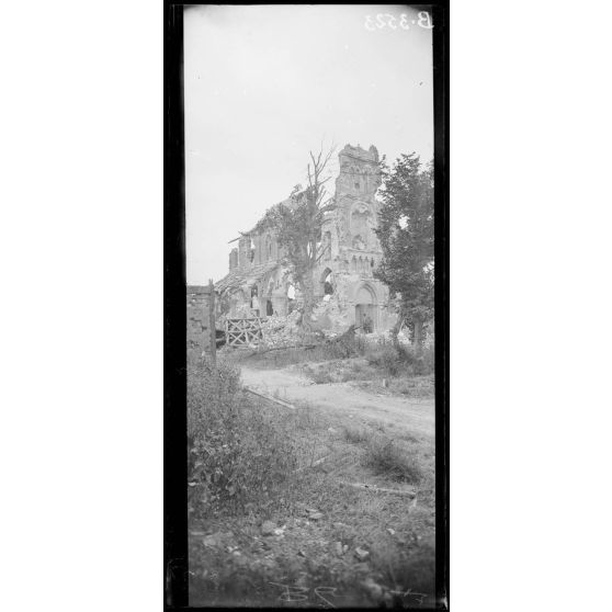 Frise (Somme), l’église. [légende d’origine]