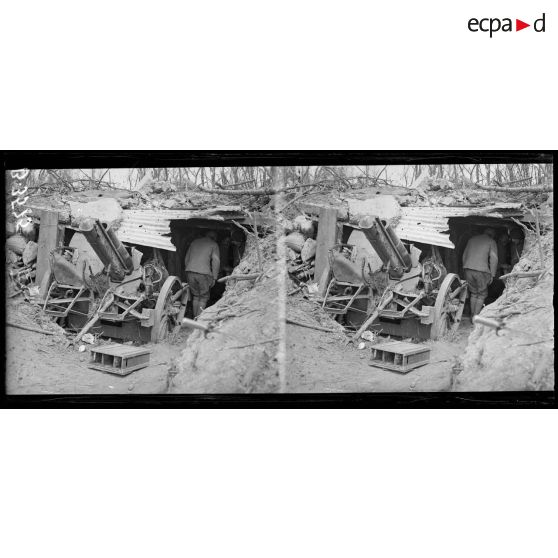 Bois de Méréaucourt (Somme), 105 allemand démoli par nos obus. [légende d’origine]