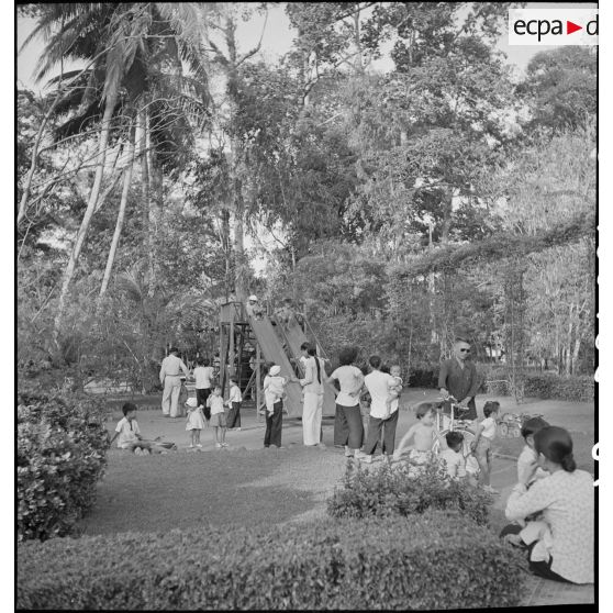 Parc de l'Hôtel de ville à Saigon.