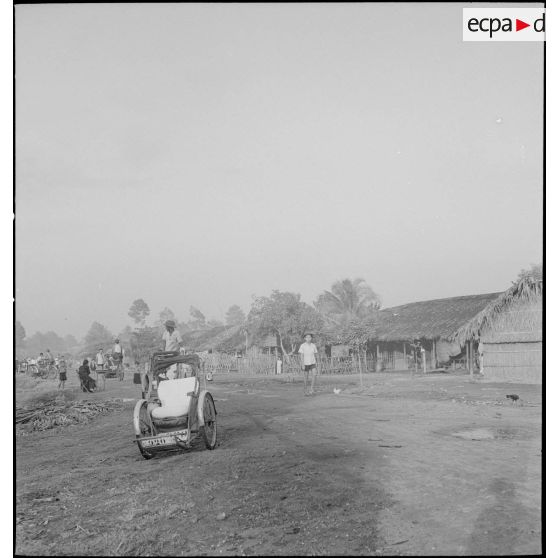 Habitations en périphérie du port de Saigon.