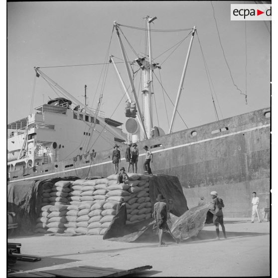 Les quais du port de Saigon.