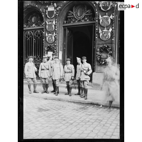 Metz, Lorraine, officiers français chargés de la direction de la place. [légende d'origine]
