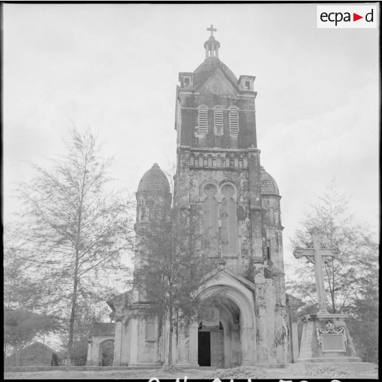 Eglise néo-romane, Saigon.
