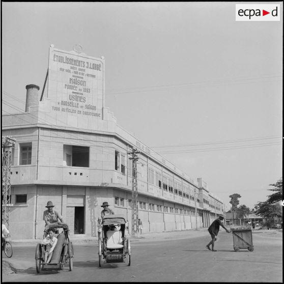 Usine de caoutchouc J. Labbé, Saigon.