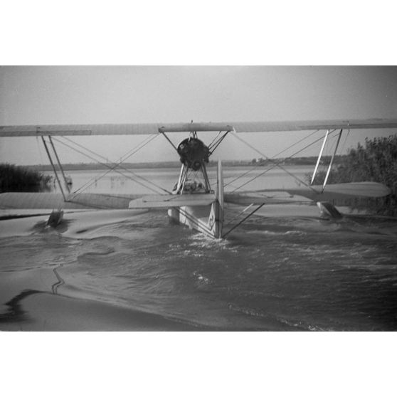 Un hydravion Savoia-Marchetti 62 bis (ou S.59) aux couleurs roumaines.