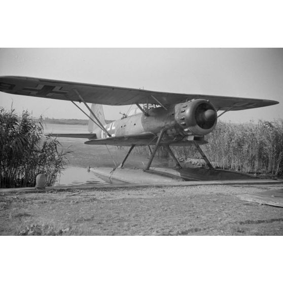 Un hydravion Heinkel He-114 allemand "7R+B6" du Seeaufklärungsgruppe 125.