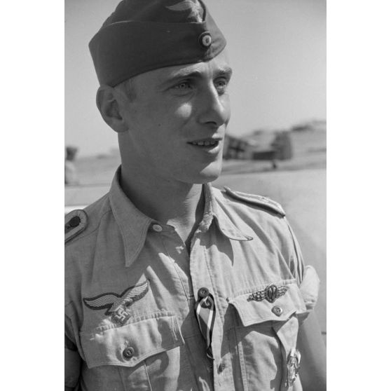 Portrait d'un adjudant (Feldwebel) pilote de chasse du Jagdgeschwader 4 (JG4).
