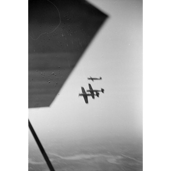 Une mission aérienne de chasseurs roumains IAR 80 du Grupul 9.