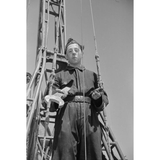 La maintenance d'un bombardier Junkers Ju-88 du Kampfgeschwader 3 "Blitz".