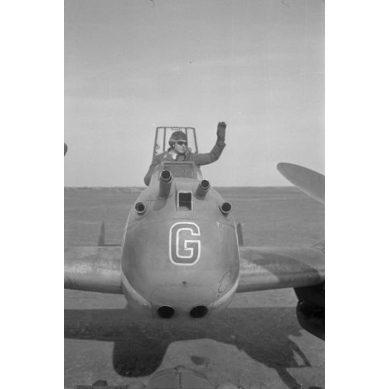 Le chasseur bimoteur Bf-110 codé 2N+GU du 10(N)ZG1 sur le terrain de Bagerevo.