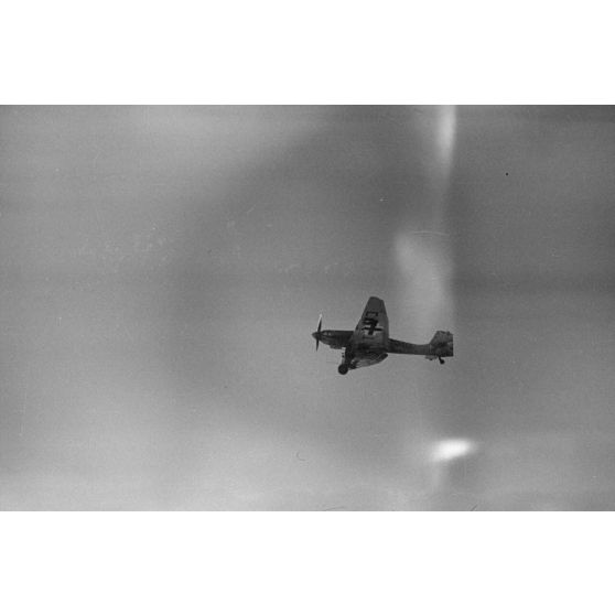 Retour de mission de bombardement de Junkers Ju-87 du Sturzkampfgeschwader 2 "Immelmann".