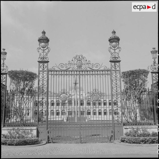 Entrée principale du Palais Norodom à Saigon.