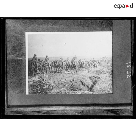 Régniéville-en-Haye, convoi d'artillerie de l'armée américaine. [légende d'origine]