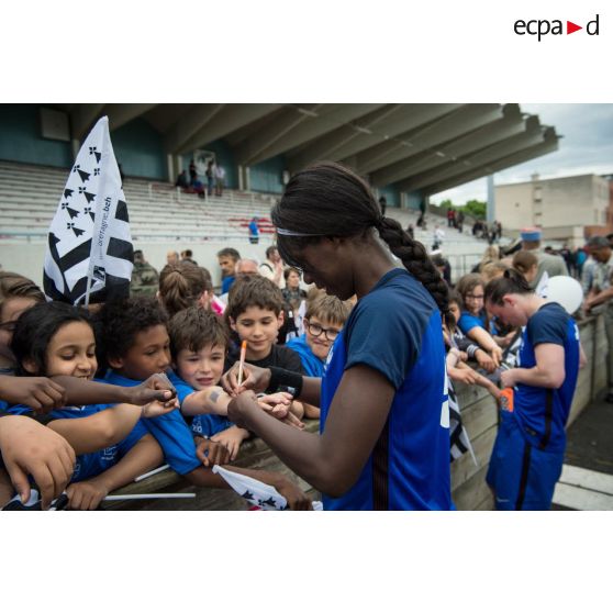 Coupe du monde de football militaire féminin au stade Commandant Bougoin à Rennes.