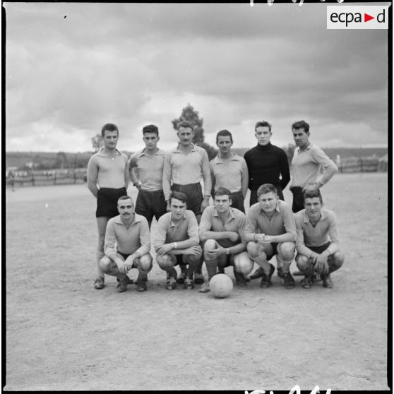 Match de football. [Description en cours]