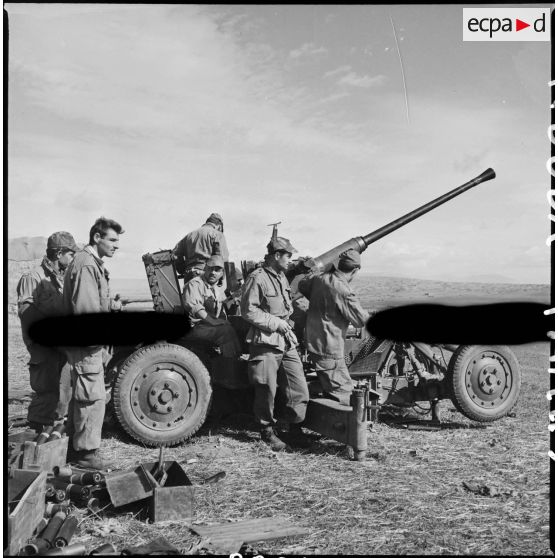 Batterie anti aérienne du 454e GAA. [Description en cours]