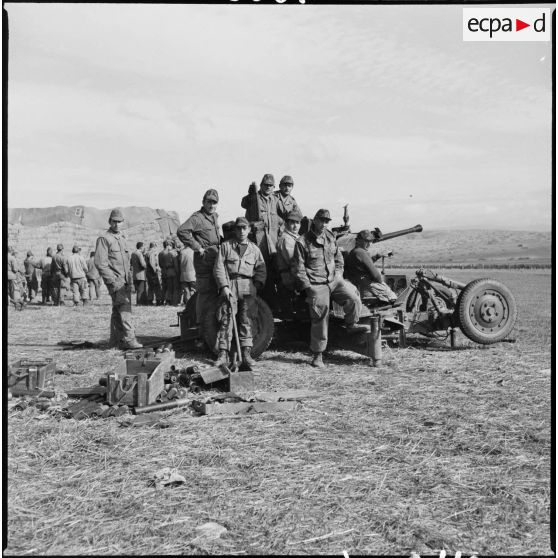 Batterie anti aérienne du 454e GAA. [Description en cours]