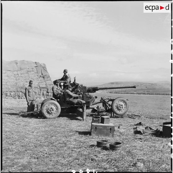 Batterie anti aérienne du 454e GAA. [Description en cours]